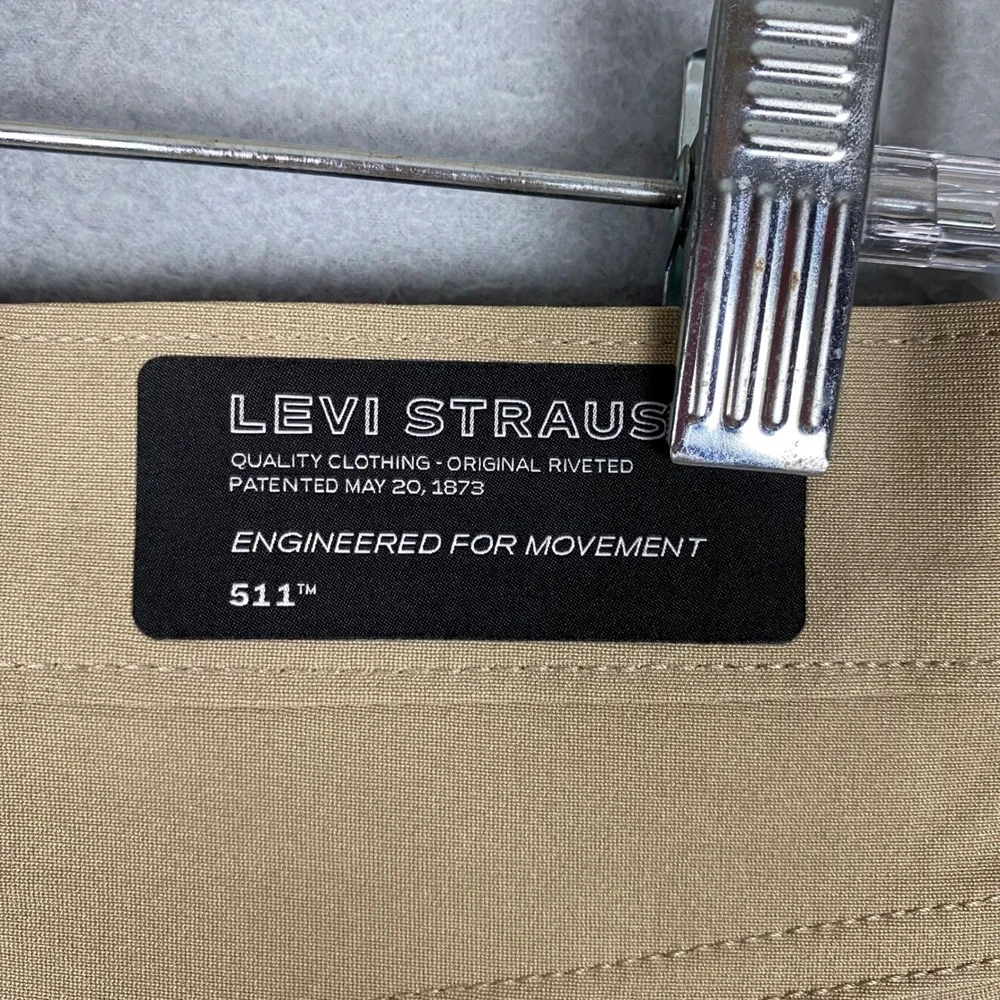 Levi Strauss 511 Slim Fit Engineered for Movement Performance Pants Men 30 Khaki